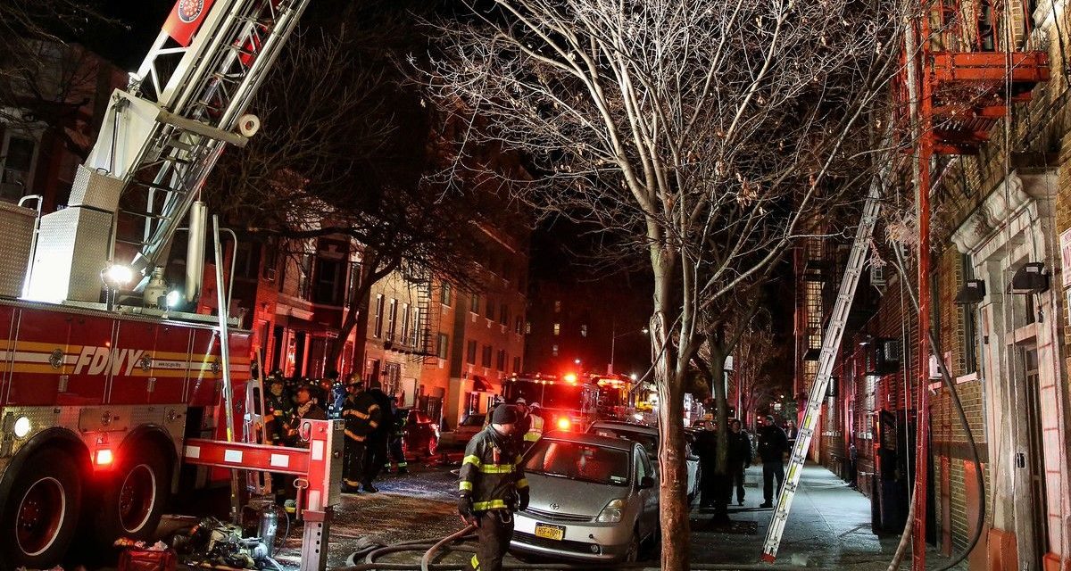 Un niño provoca el peor incendio en Nueva York