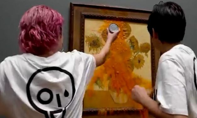 Activistas en la corte del Reino Unido arrojan salsa de tomate a la Pintura de Van Gogh